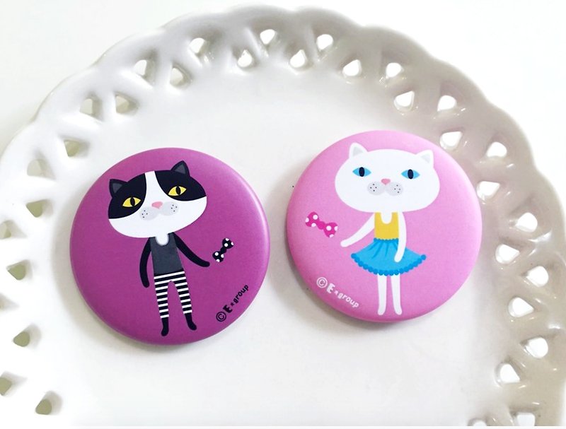E*group Ah Meow 17 Badge Big 4.2cm Badge Pin Frog Cat Mushroom Tree House - Badges & Pins - Other Metals Multicolor