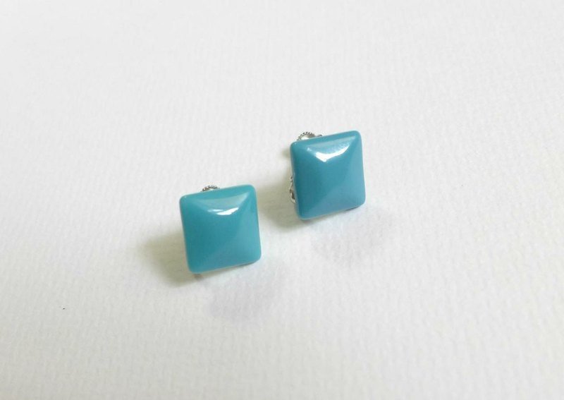 [NU Studio] a bit mild rivet clip earrings - ต่างหู - โลหะ 