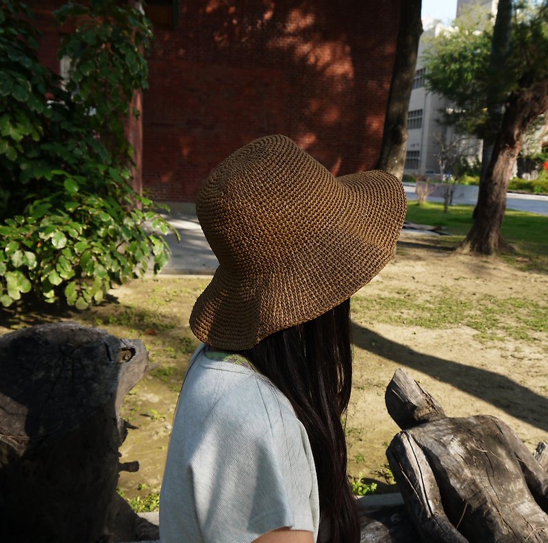 手工編織帽–夏日編織帽/草帽/咖啡色 - 帽子 - 紙 咖啡色