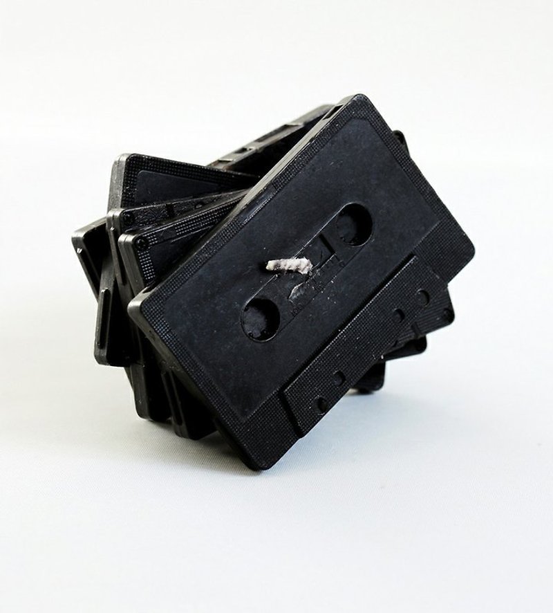 BeCandle- cassette shape candle - เทียน/เชิงเทียน - ขี้ผึ้ง สีดำ