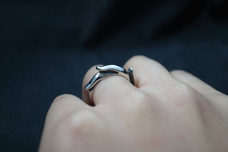 [Tide sterling silver ring] (unisex model/unisex/tail ring/matching ring/wave/ocean/dolphin) - General Rings - Sterling Silver Silver
