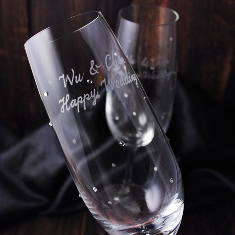 (One pair price) 210cc [DiamondMax wedding gift lettering on the glass of champagne] Swarovski Swarovski small pieces DiamondMax glass engraving glass champagne glasses given guest-made - แก้วไวน์ - แก้ว สีดำ