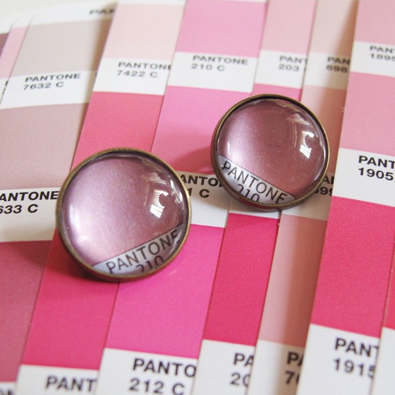 PANTONE 210 色票圓形耳夾耳針 - 耳環/耳夾/耳骨夾 - 其他金屬 粉紅色