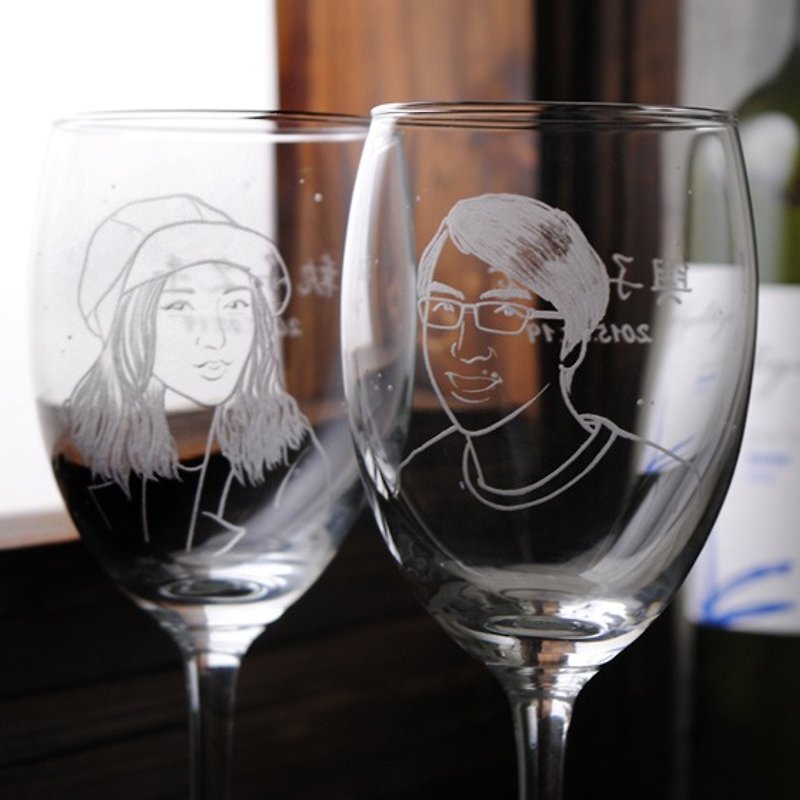 （ペア価格）270cc [イギリスの雪のカップルの肖像]（現実的なバージョン）赤ワインの結婚祝い - 似顔絵 - ガラス ブラウン