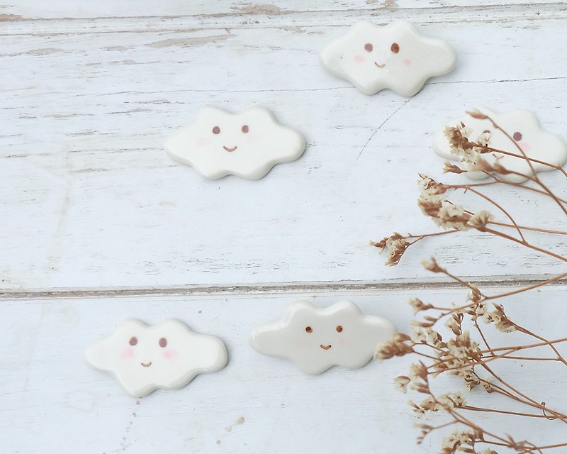 smile sky brooch - Brooches - Porcelain White