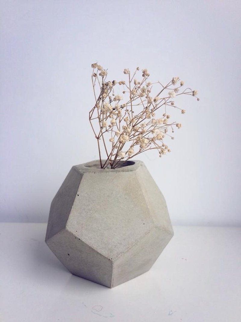 JokerMan / 0 - Home - Office - Interior Small Forest - Desk Healing Relief - Geometrical pentagonal cement container, floral arrangement. With decorative embellishment - Items for Display - Cement Gray
