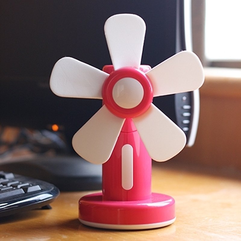 Windmills day - Crimson USB / battery dual mini-fan - Items for Display - Plastic Red