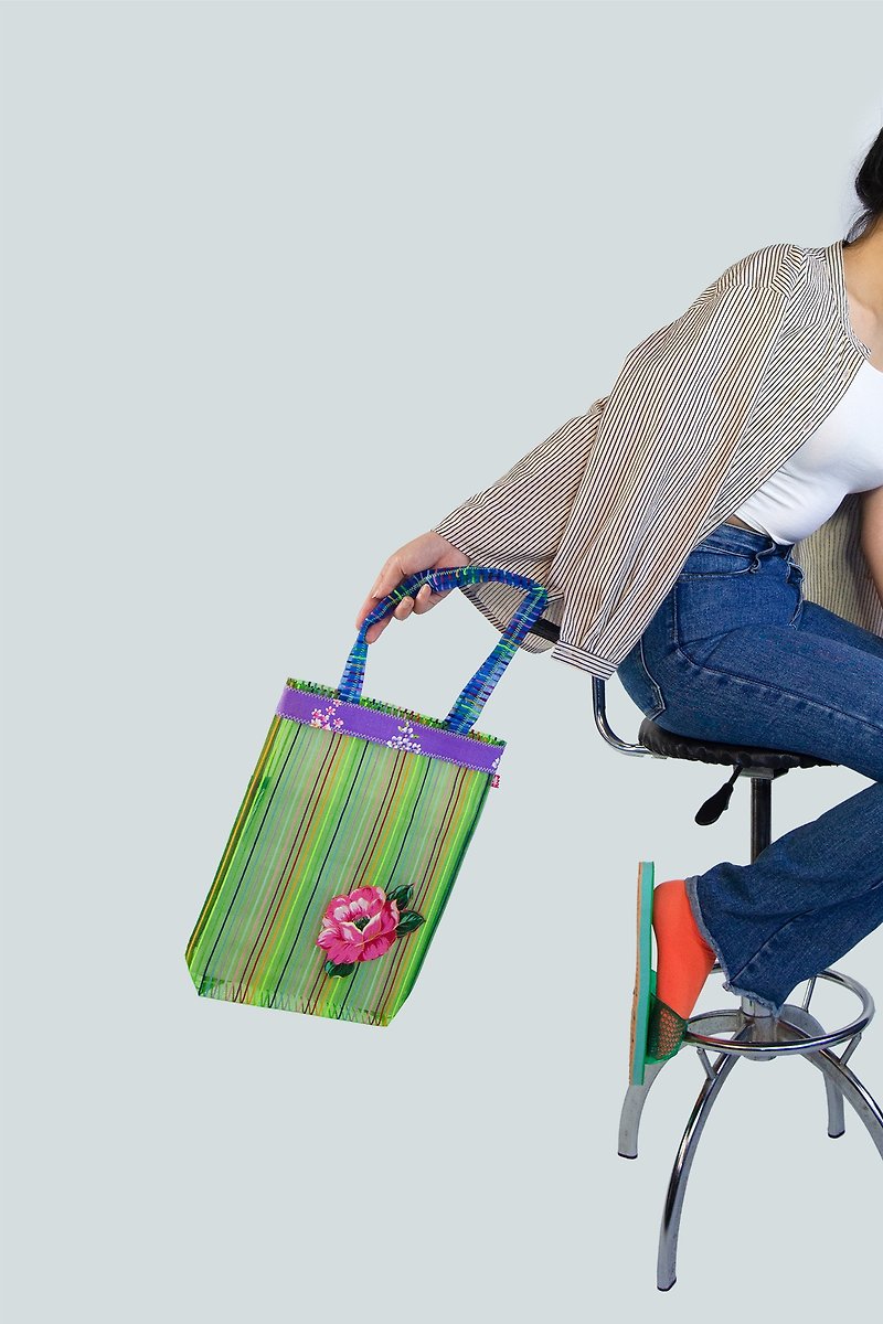 【GUTS】Striped flower armor bag - Messenger Bags & Sling Bags - Plastic Multicolor