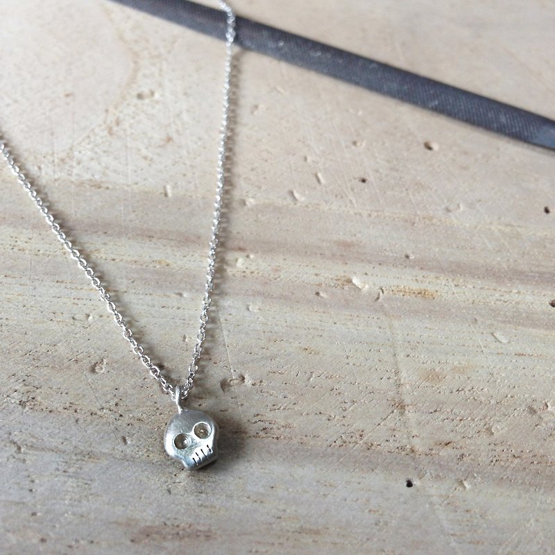 Mini Skull Necklace - สร้อยคอ - เงินแท้ สีเทา