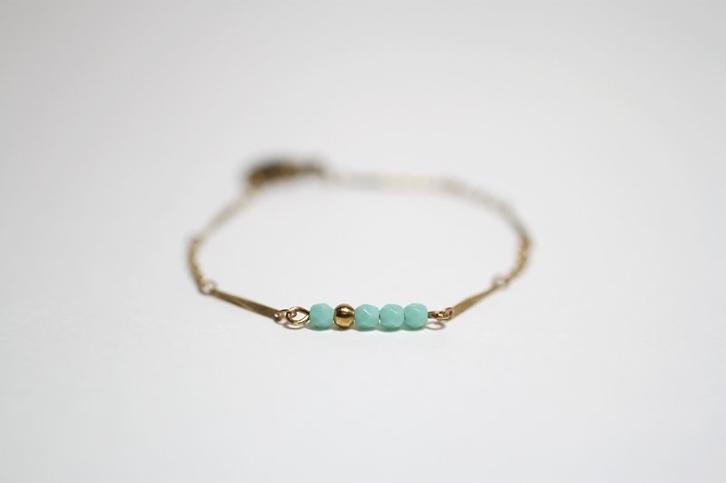 Little sailor blue-green natural stone brass simple geometric shapes Bracelet - สร้อยข้อมือ - วัสดุอื่นๆ สีน้ำเงิน