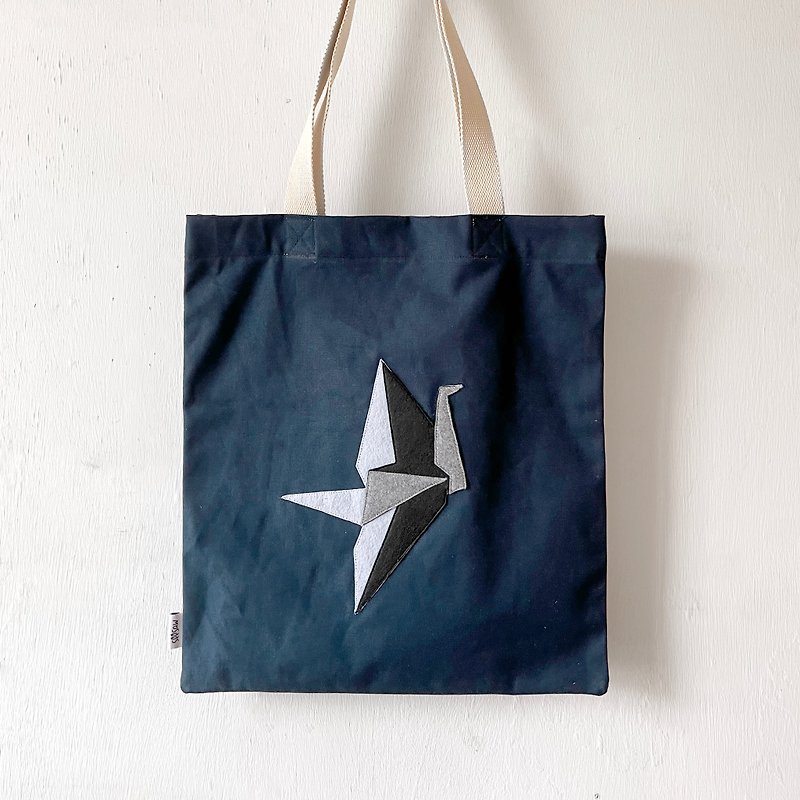 Cranes Paper Folding, Handmade Canvas Tote Bag - กระเป๋าแมสเซนเจอร์ - วัสดุอื่นๆ สีน้ำเงิน