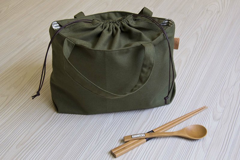 Oh BOO portable lunch bag-green - กระเป๋าถือ - วัสดุอื่นๆ สีเขียว