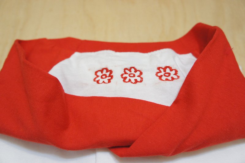 手刺繍二色/紅花 - Tシャツ - コットン・麻 レッド