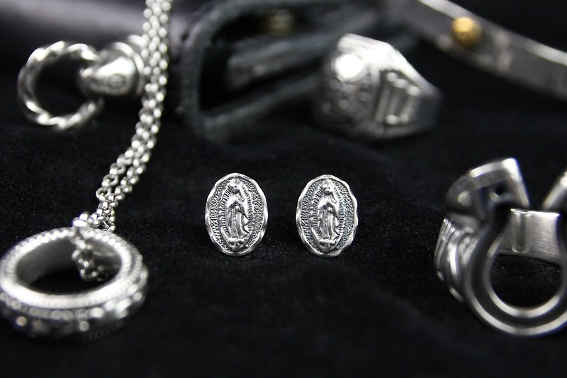 [METALIZE] Little Madonna Round Earrings (Silver) - ต่างหู - โลหะ 
