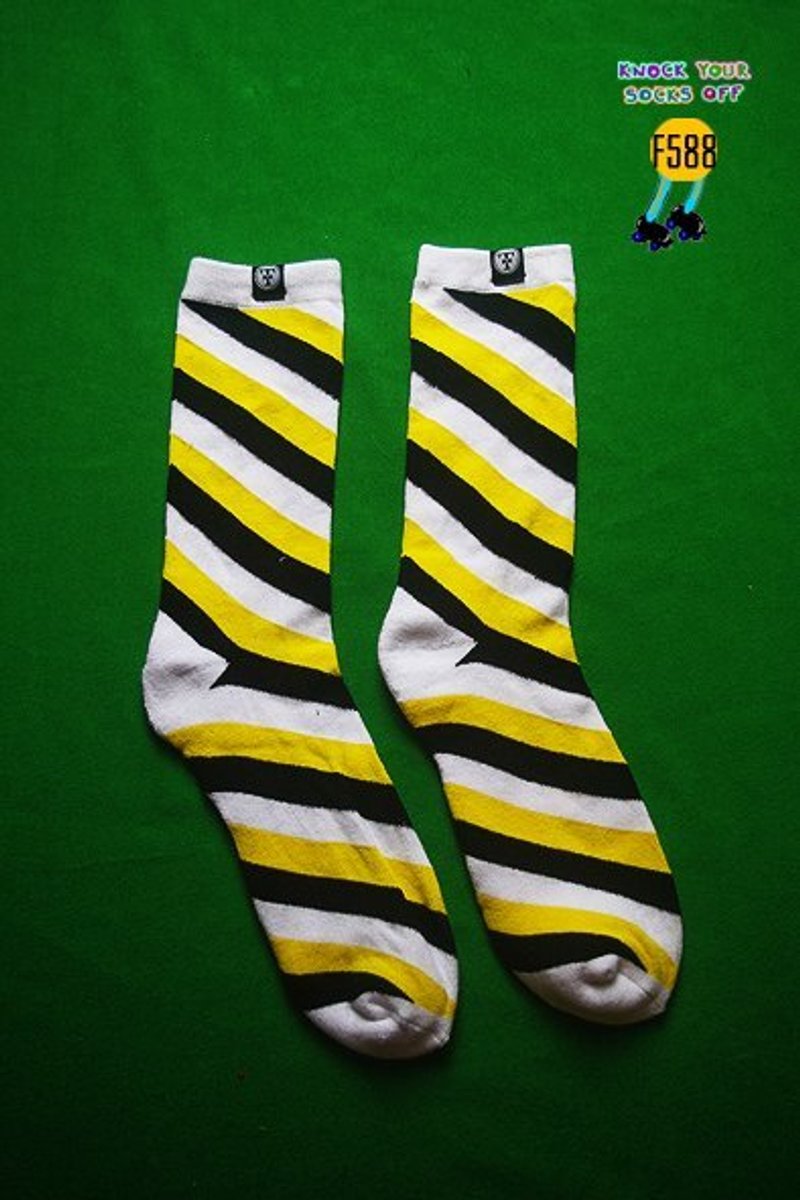 黃黑白斜條襪!!夏漪眺=knock your socks off !! - 襪子 - 其他材質 黃色