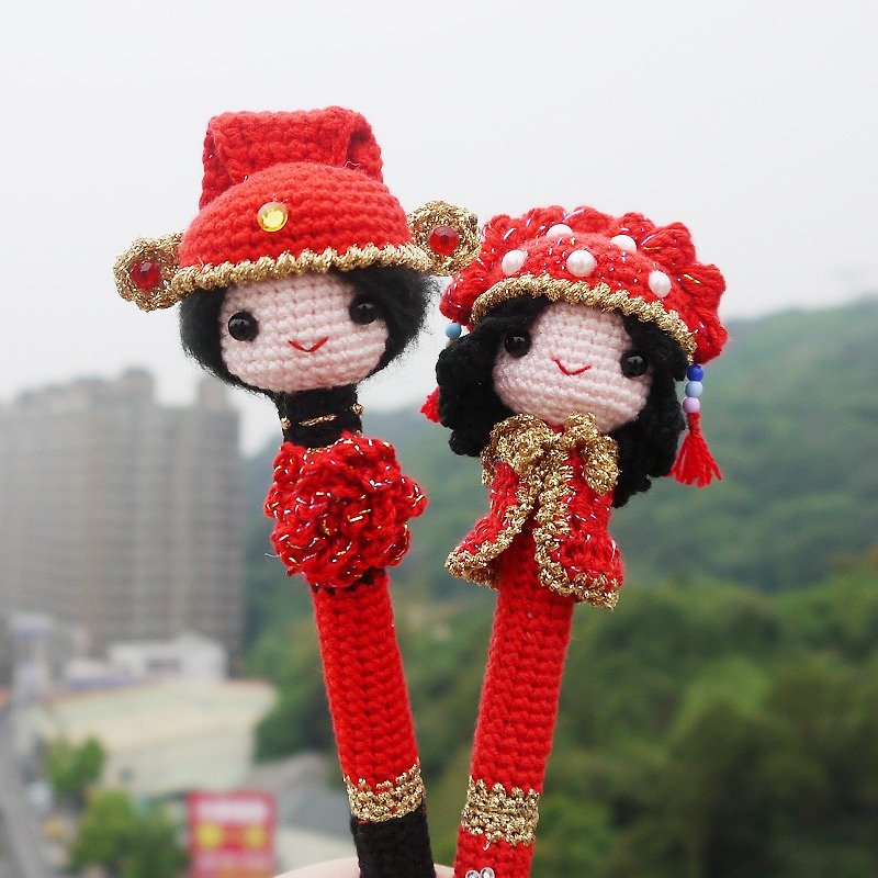 "Hand Creation of Woolen Yarn" Chinese Style (Phoenix Crown and Xia 帔) Wedding Signature Pen ~ Glitter Style - Stuffed Dolls & Figurines - Other Materials Red