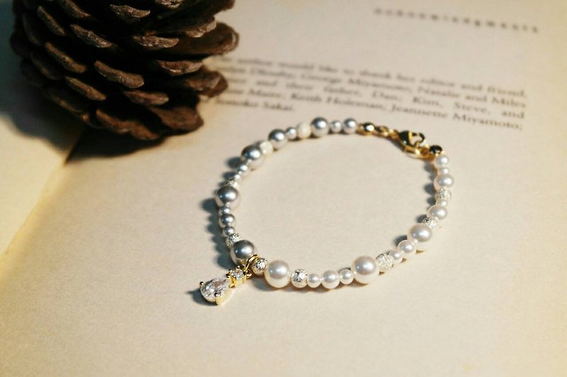 "Gradient Venus Series" gray pearl bracelet ice drops - Bracelets - Gemstone 