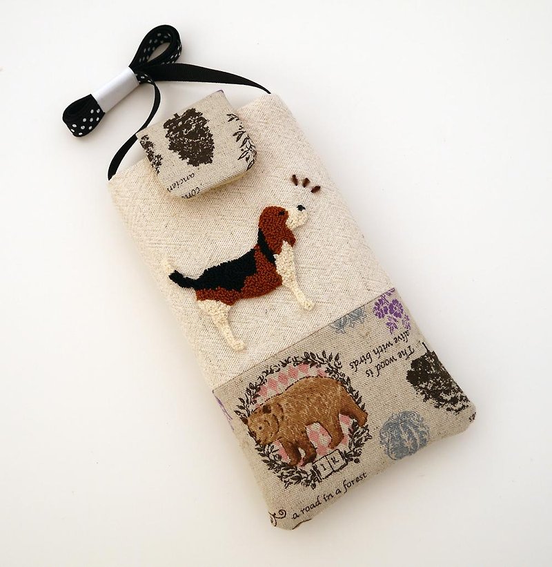 Beagle embroidered cell phone pocket (L) - Other - Other Materials 