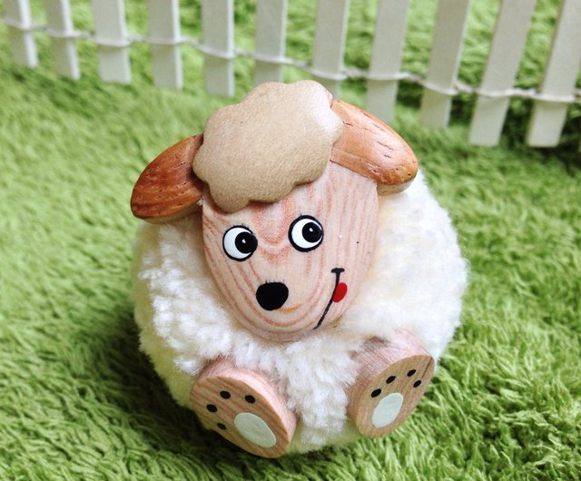 POM POM SHEEP key chain/ magnet