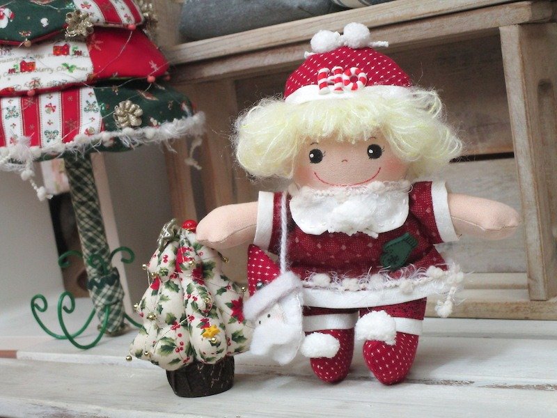 wonderland22 布娃娃｜12月聖誕小娃 - 公仔模型 - 其他材質 紅色