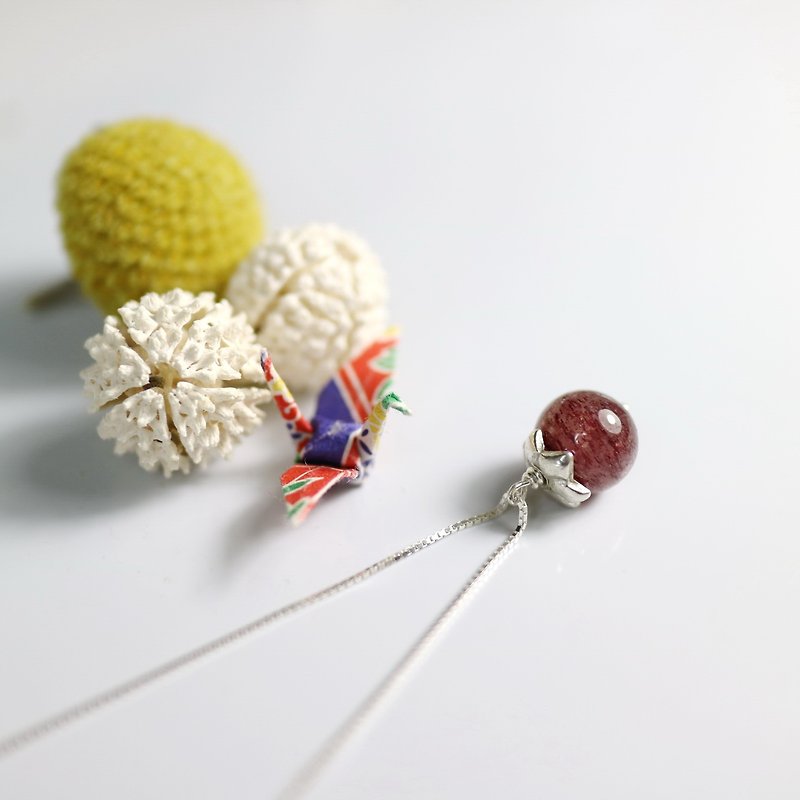 Small Fruit Crystal / Strawberry Crystal 925 Sterling Silver Necklace - สร้อยคอ - เครื่องเพชรพลอย สีแดง