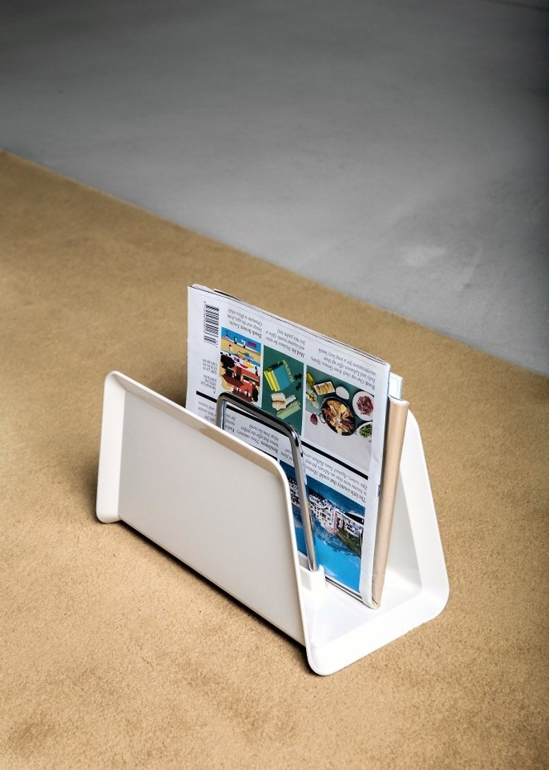 MAGGY Magazine Rack - Items for Display - Plastic Multicolor