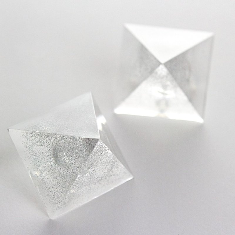 金字塔型耳環（細細亮粉） - 耳環/耳夾 - 其他材質 白色