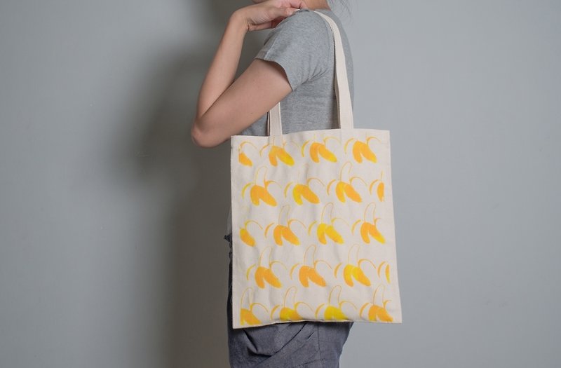 Hand-painted handprint embryo cloth bag [banana] single-sided/double-sided portable/shoulder - Messenger Bags & Sling Bags - Cotton & Hemp Yellow