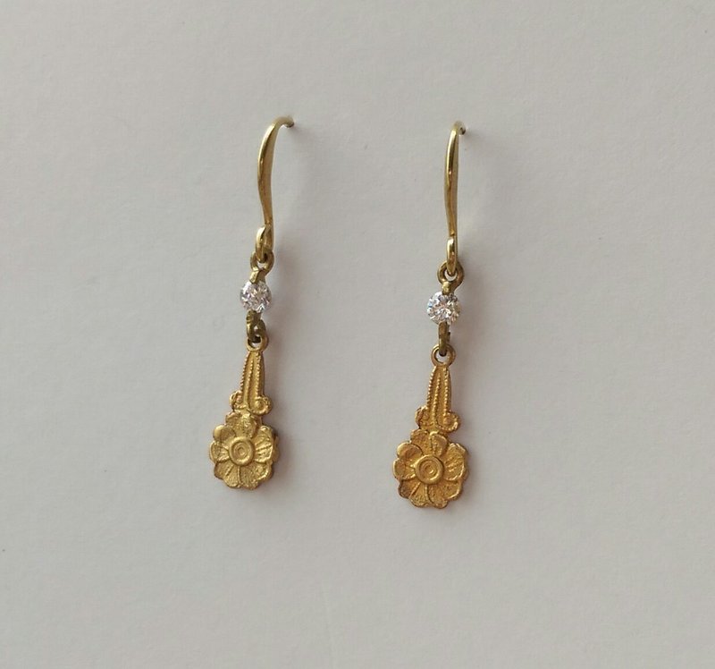 Mini carved CZ Earrings - ต่างหู - เครื่องเพชรพลอย 