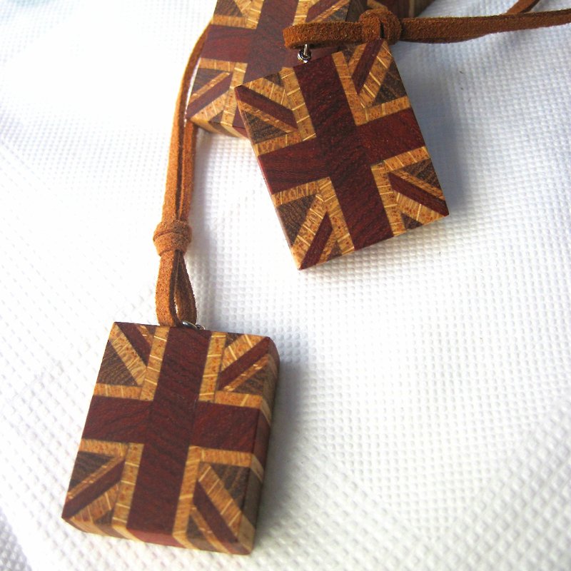 British flag necklace - สร้อยคอ - วัสดุอื่นๆ สีทอง