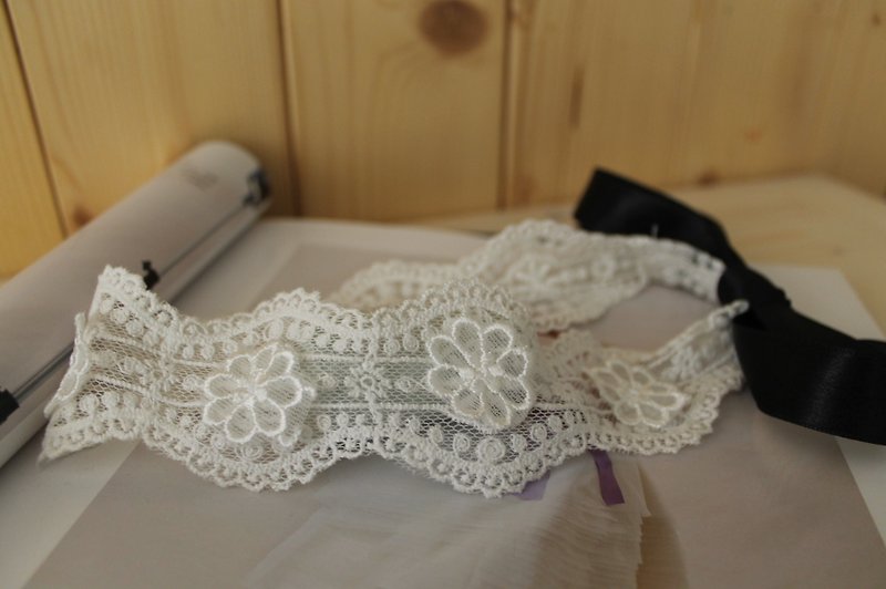 oleta的手做飾品-立體花曲線棉質蕾絲髮帶 - 髮飾 - 其他材質 白色