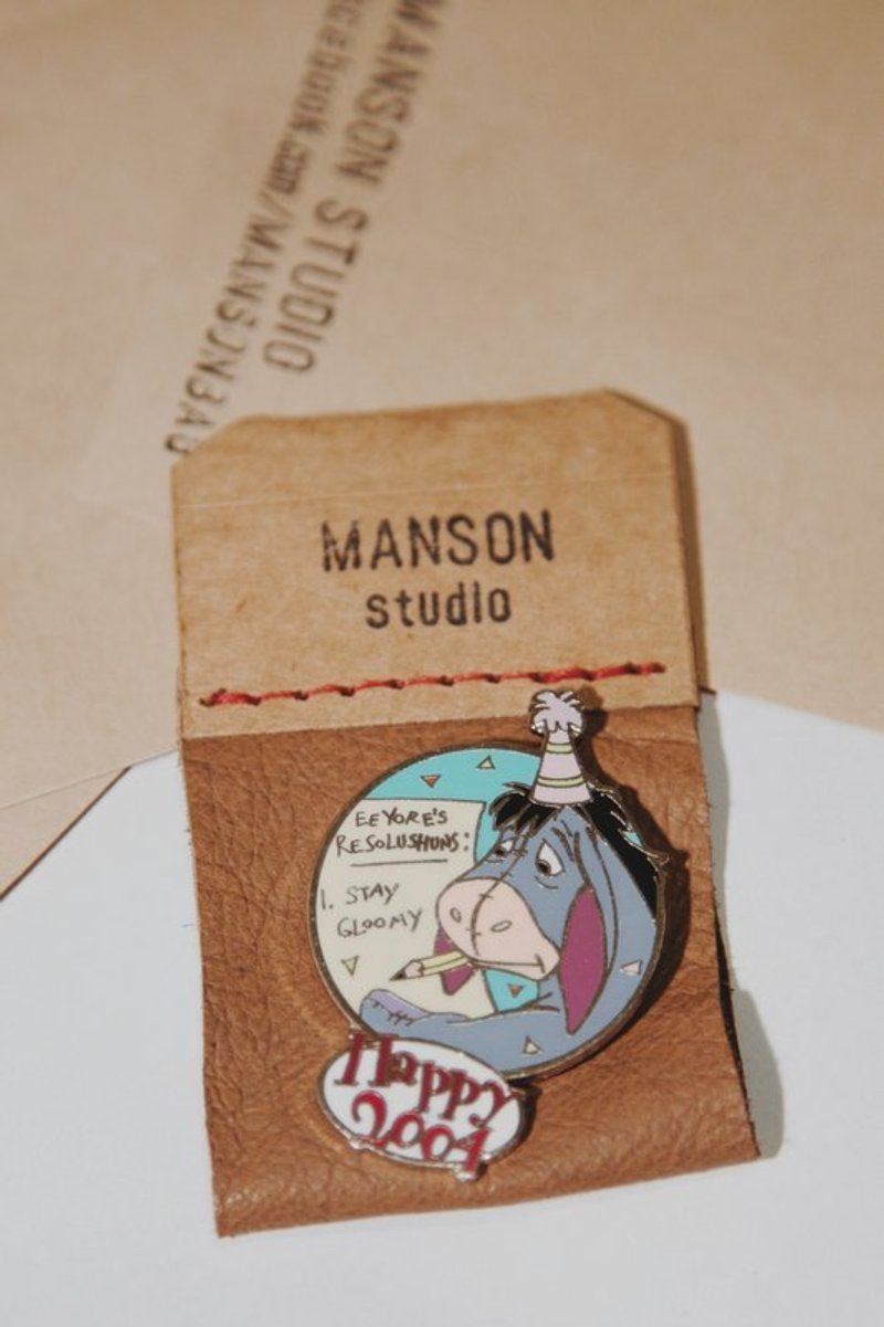 皮件師Manson蒐藏✪迪士尼限量徽章 小熊維尼Eeyore - 徽章/別針 - 其他金屬 紫色