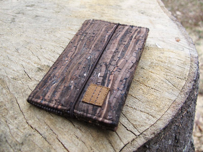Paralife Custom Handmade Wooden Grain Cork card holder with Elastic - ที่เก็บนามบัตร - พืช/ดอกไม้ สีนำ้ตาล