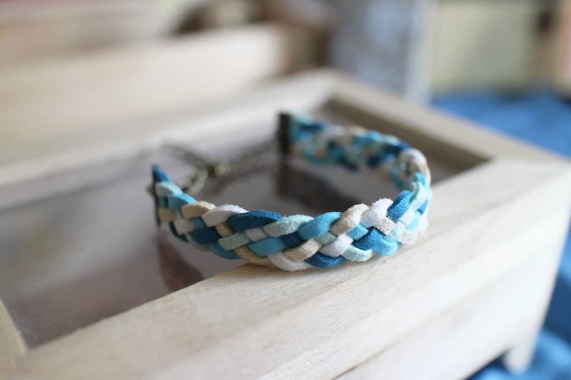 hand made bracelet-- korean synthetic leather【Rivers】 - สร้อยข้อมือ - หนังแท้ สีน้ำเงิน