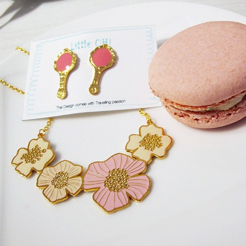 Hibiscus flower handmade necklace - แหวนทั่วไป - โลหะ 