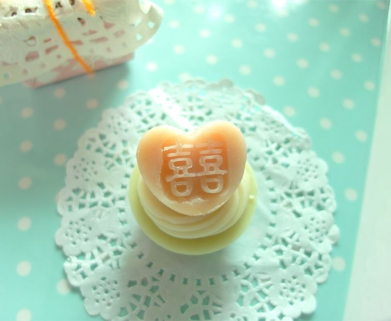 Happiness ‧ Heart Cupcakes x Handmade lace small gift basket ‧ Fu soap. Wedding Small Things - สบู่ - พืช/ดอกไม้ หลากหลายสี