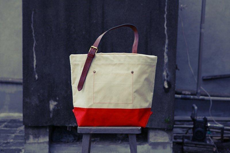 A ROOM MODEL - F5，厚胚布方形肩背包 - Messenger Bags & Sling Bags - Other Materials White