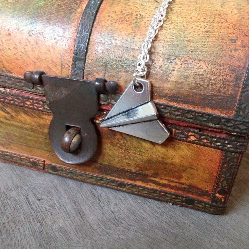 【Story Necklace 故事項鍊】回憶的紙飛機 - 項鍊 - 其他金屬 