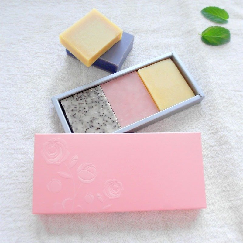 Handmade soap 3 into the gift box (can add English and symbols, 囍 characters) wedding small things Christmas exchange gifts New Year - Soap - Plants & Flowers Pink