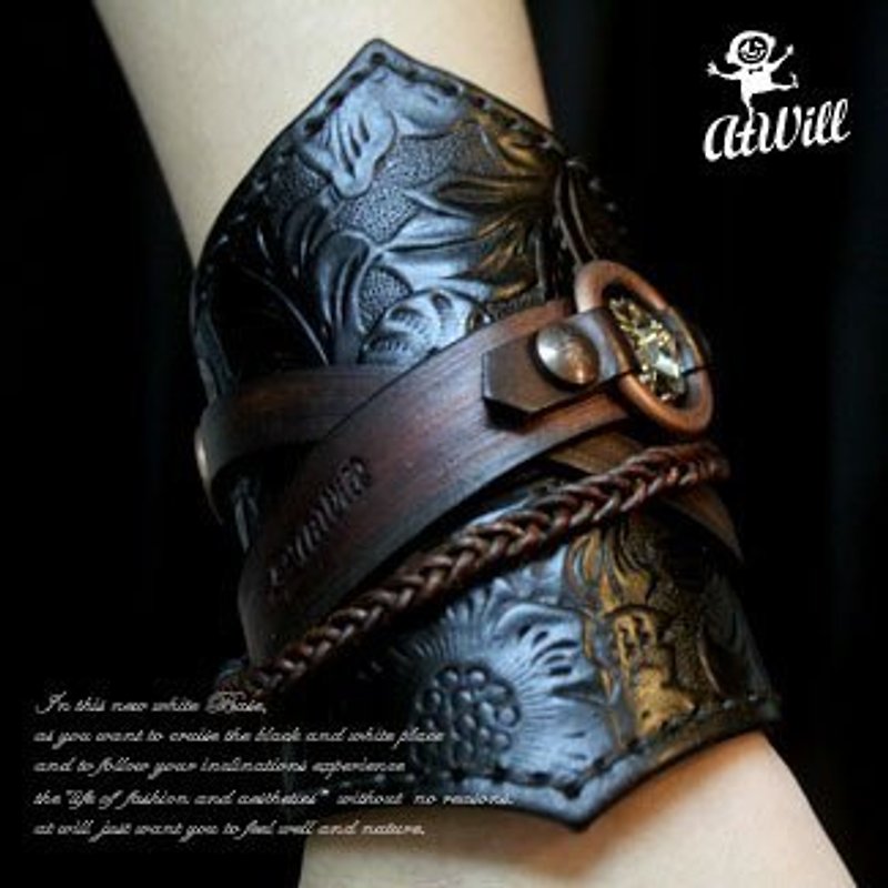 Atwill. One-eyed Willie hand-brushed original cow leather crystal buckle wide ve - Bracelets - Genuine Leather Black
