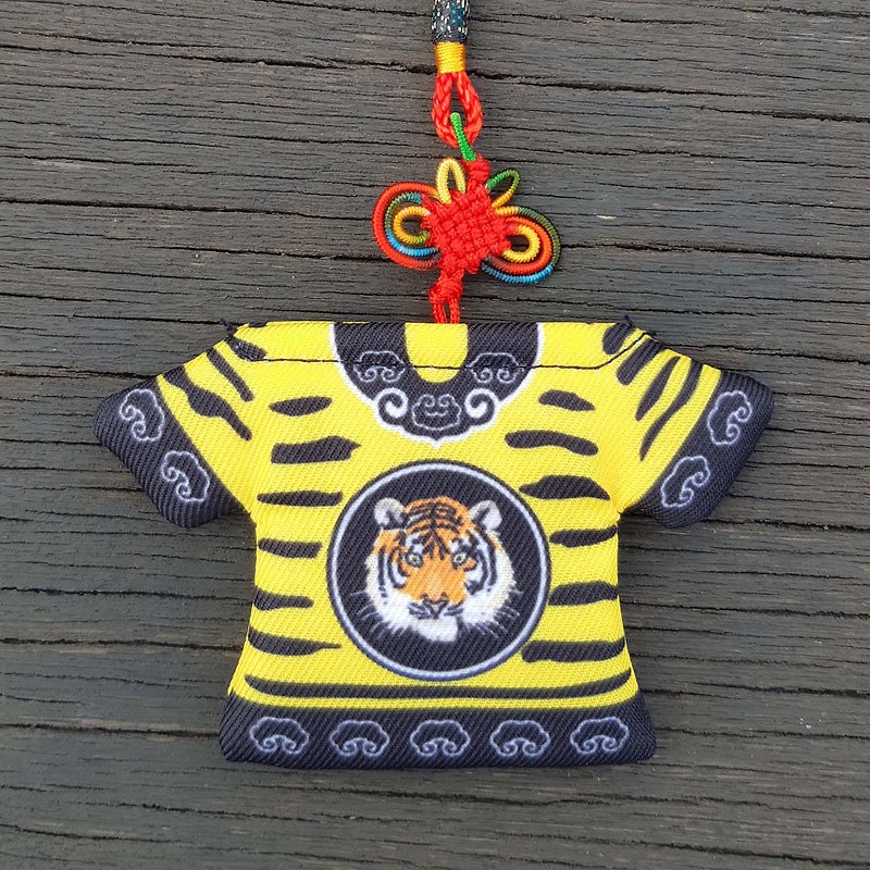 Good luck charm of Tiger palanquin's Uniform - พวงกุญแจ - วัสดุอื่นๆ สีเหลือง