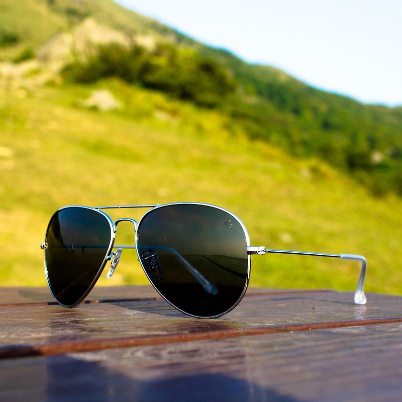 SOLA - Grey Polarizied Sunglasses - Sunglasses - Other Metals Gray
