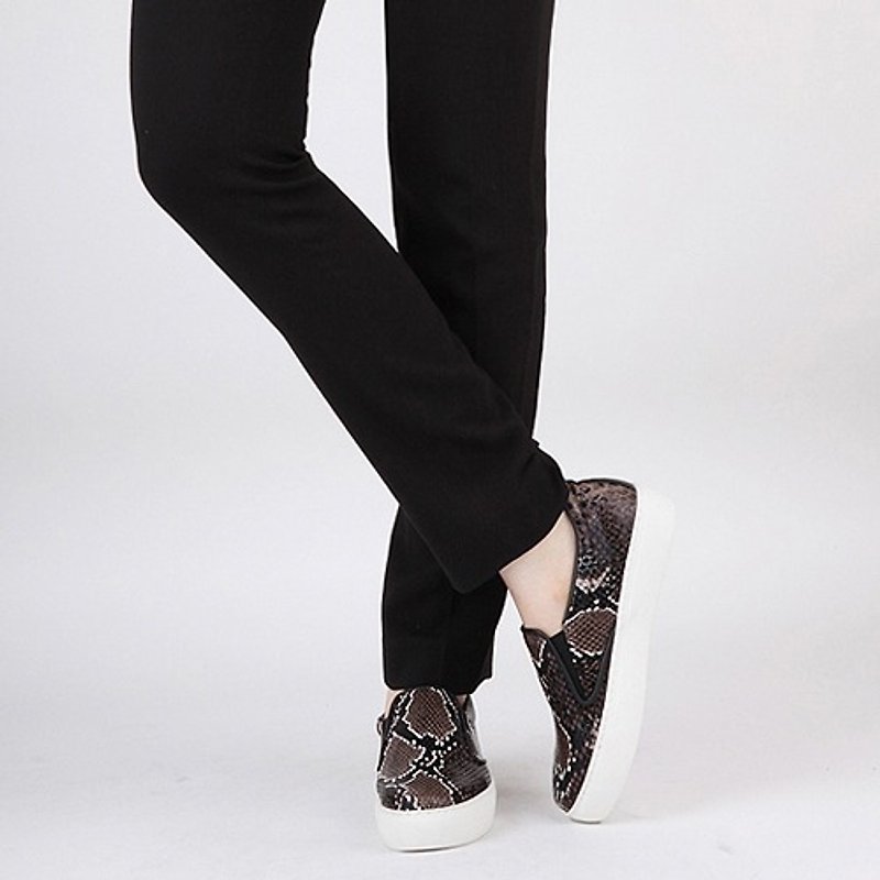 【Korean trend】SPUR Zenn gradation snake slip-ons FF4117 BROWN - Women's Casual Shoes - Genuine Leather Brown