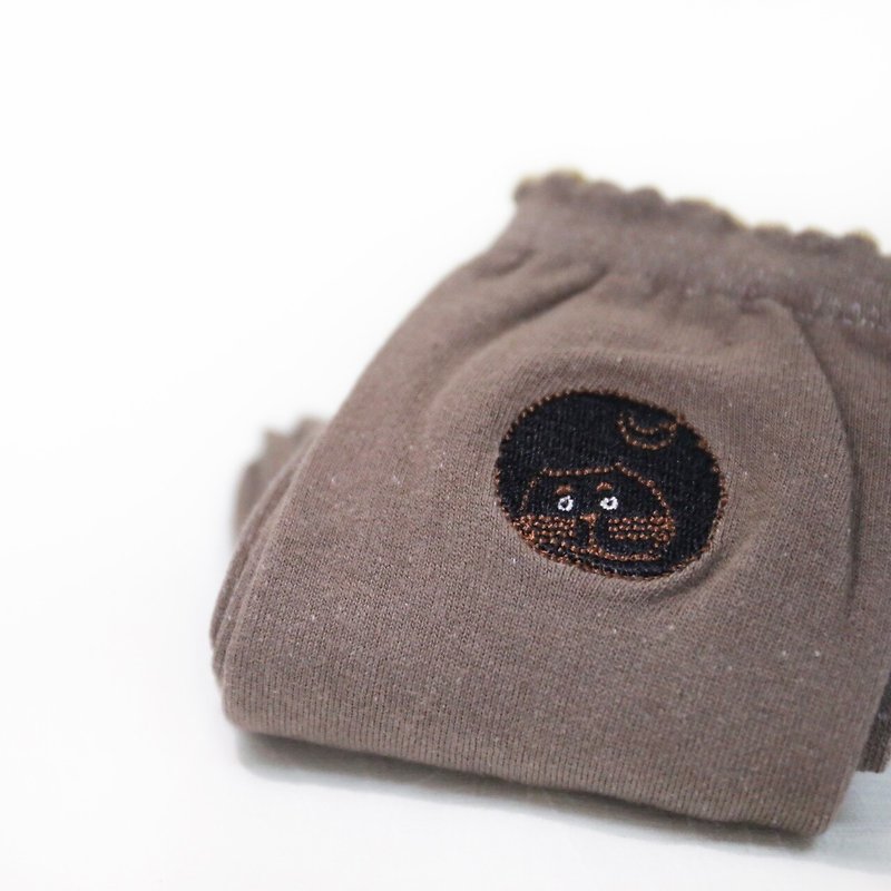 Jeep cat pearl milk tea embroidery stockings Mocha color - Socks - Cotton & Hemp Brown