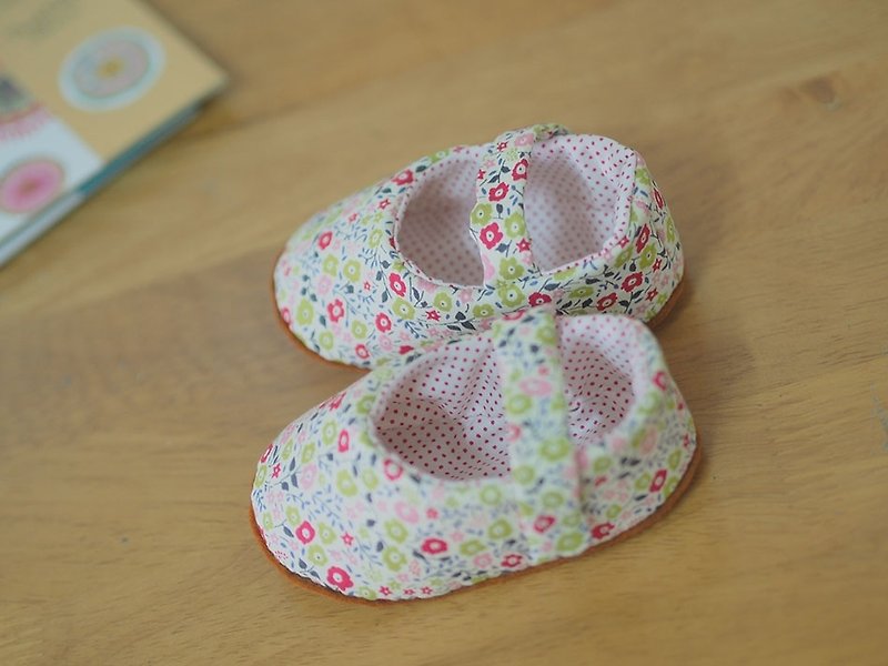 Lawn safflower·Baby shoes - รองเท้าเด็ก - วัสดุอื่นๆ สีเขียว