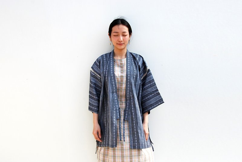 Antique kimono jacket - เสื้อผู้หญิง - วัสดุอื่นๆ 
