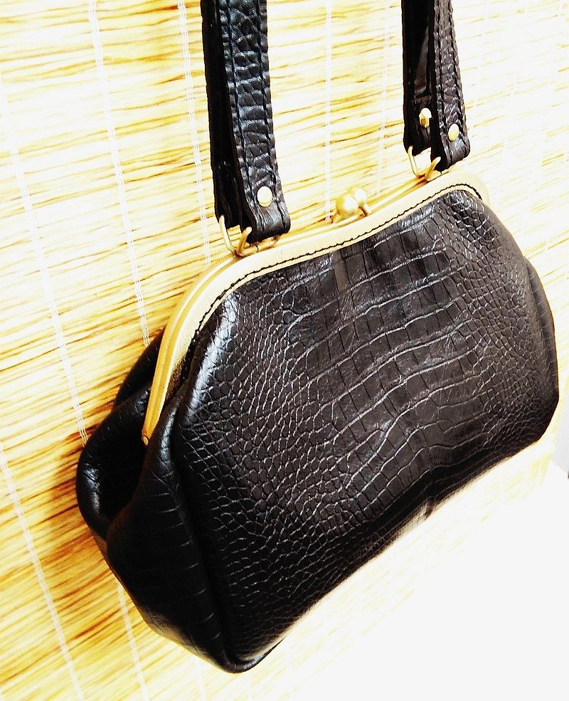 【MY。手作】復古真皮 28cm 口金手袋 ~ 黑色鱷魚紋 - 其他 - 真皮 黑色