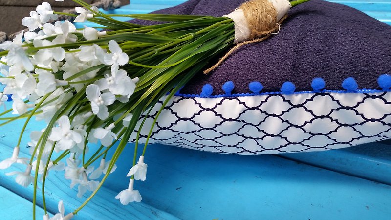 Nordic style deep sapphire blue with geometric pattern pillow / throw pillow - หมอน - วัสดุอื่นๆ สีน้ำเงิน