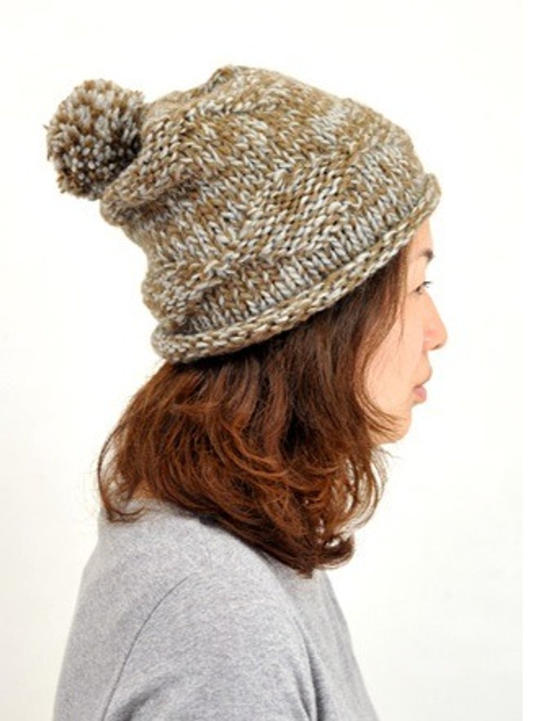 Earth tree fair trade- "hat Series" - hand-knitted wool balls caps (light) - หมวก - ขนแกะ 