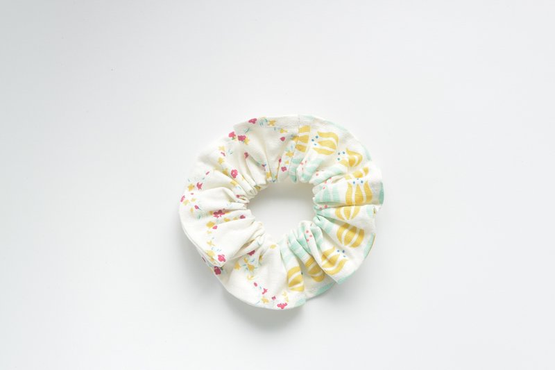 Feel colon circle - yellow and blue flowers - เครื่องประดับผม - วัสดุอื่นๆ สีเหลือง